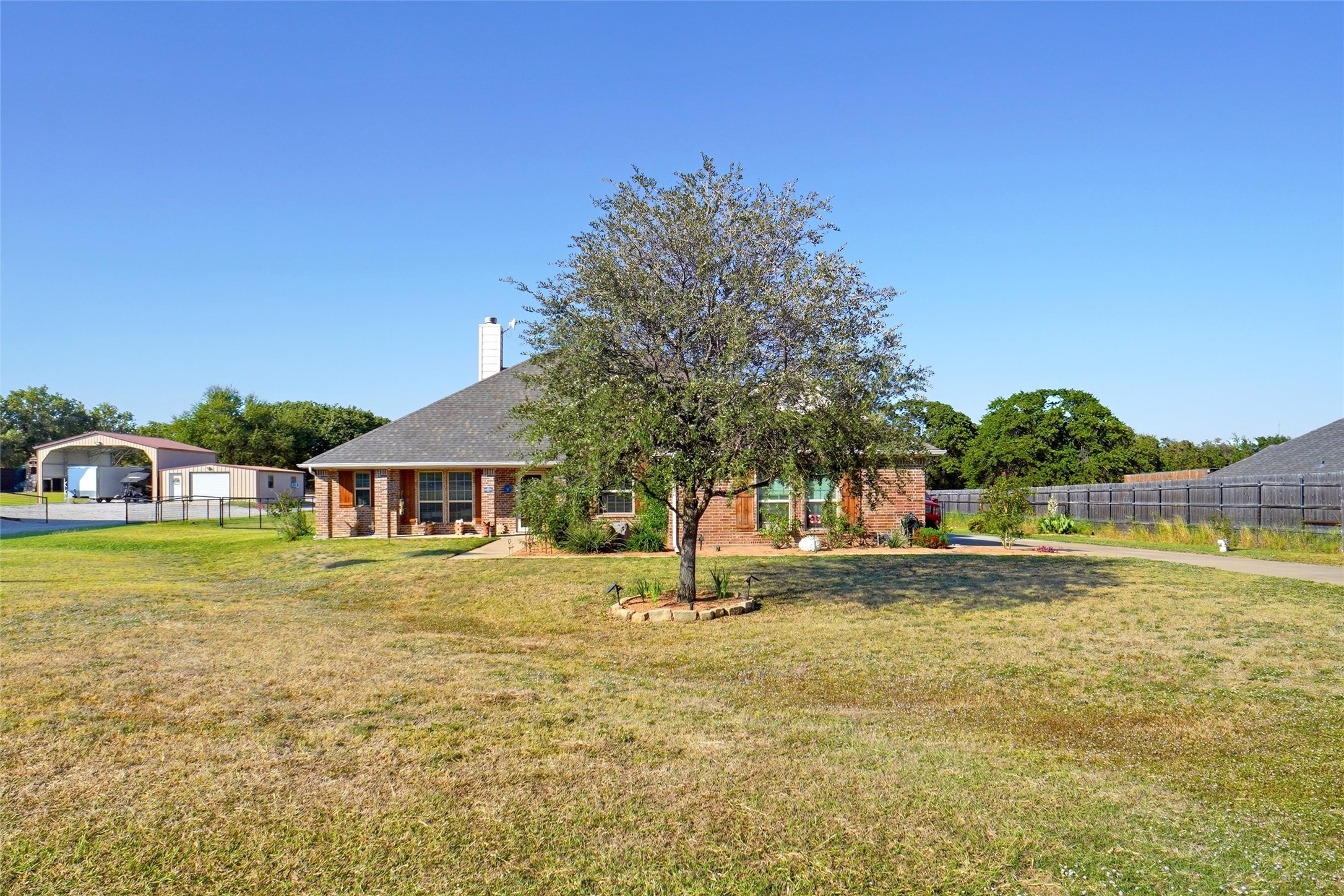 Property photo 03 of 137 Brady Coleman Lane, Springtown, TX 76082 | MLS #21091950