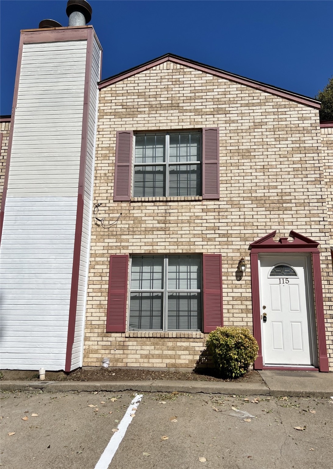 Property photo 01 of 115 Austin Stone Drive, Duncanville, TX 75137 | MLS #21092233
