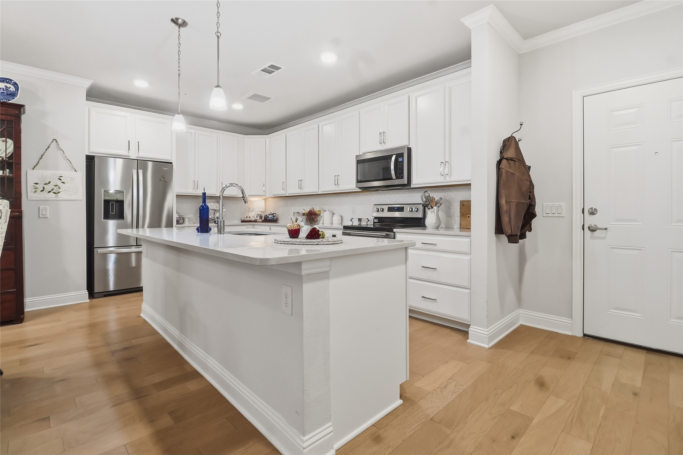 Property photo 01 of 651 N Watters Road UNIT 8202, Allen, TX 75013 | MLS #21095530