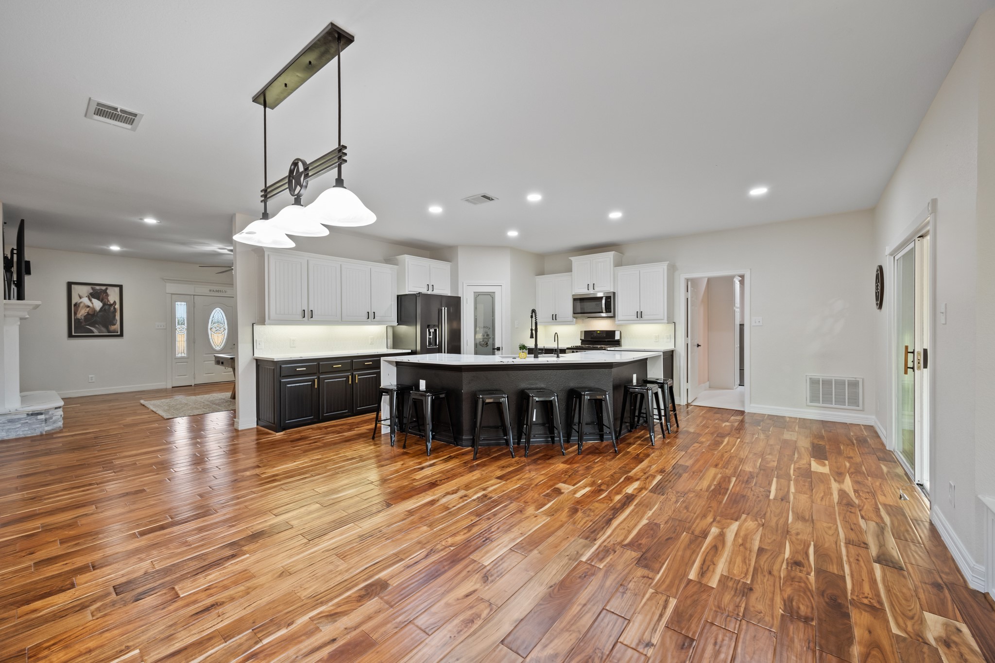 6880 County Road 4042, Kemp, TX, 75143
