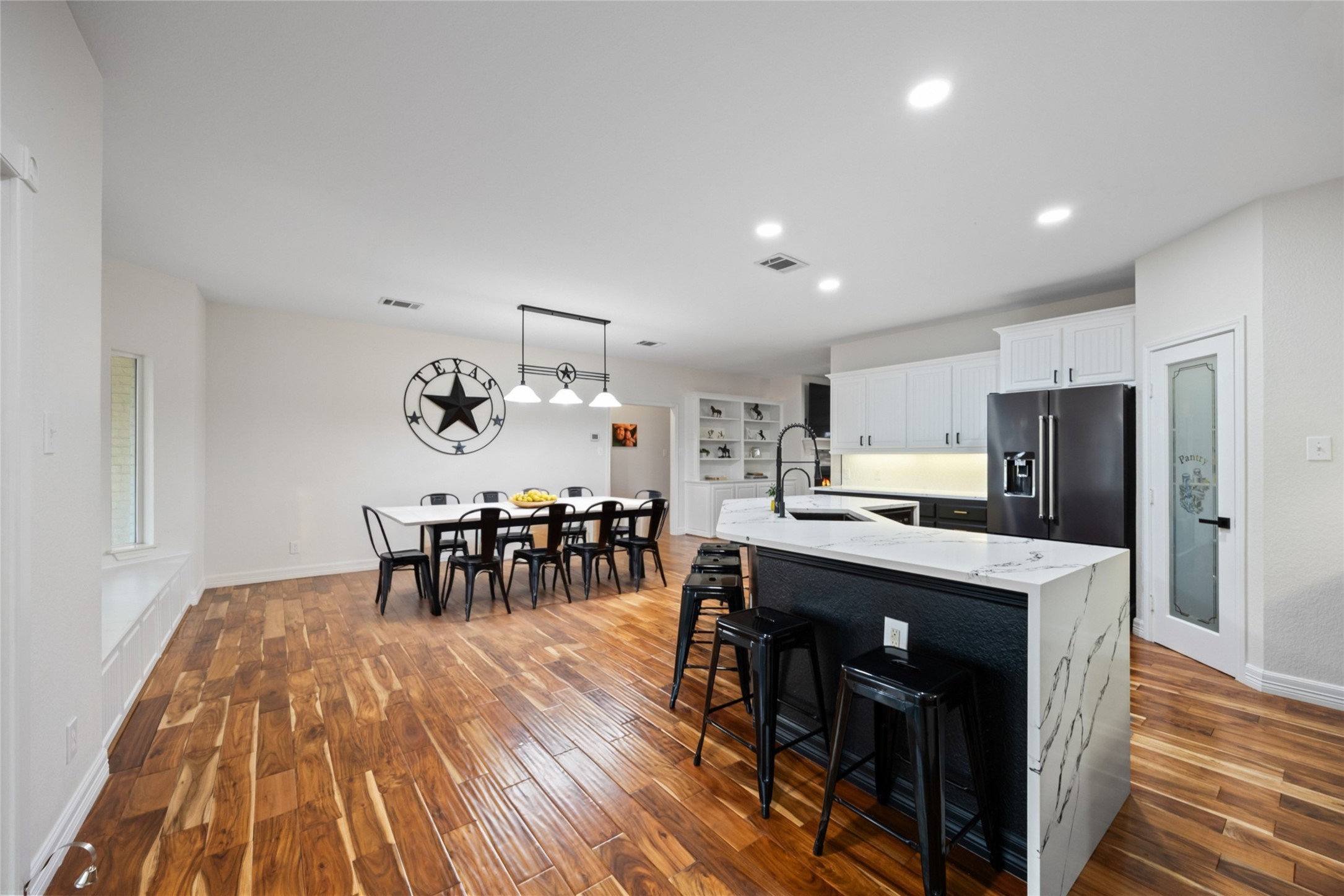 6880 County Road 4042, Kemp, TX, 75143