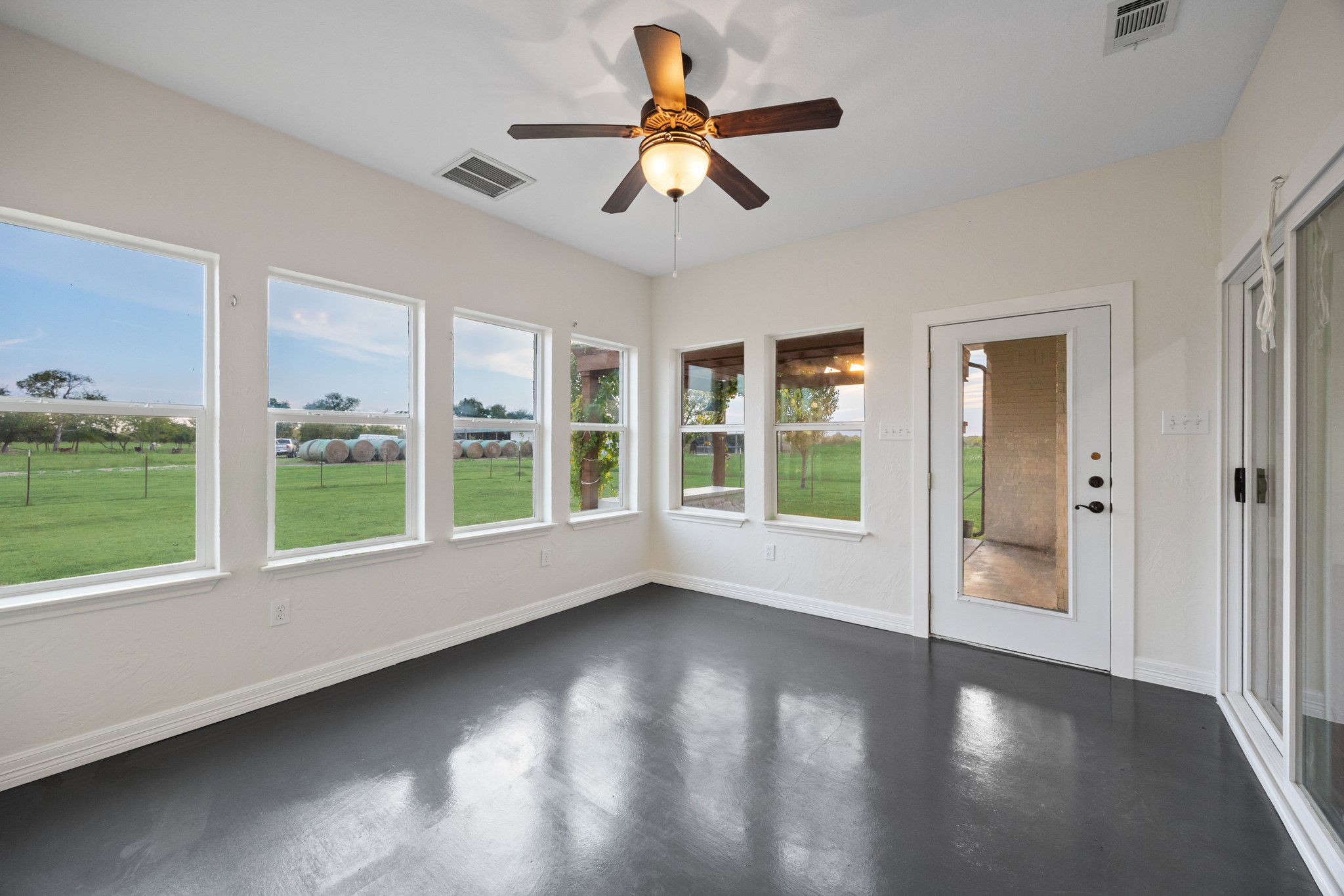 6880 County Road 4042, Kemp, TX, 75143