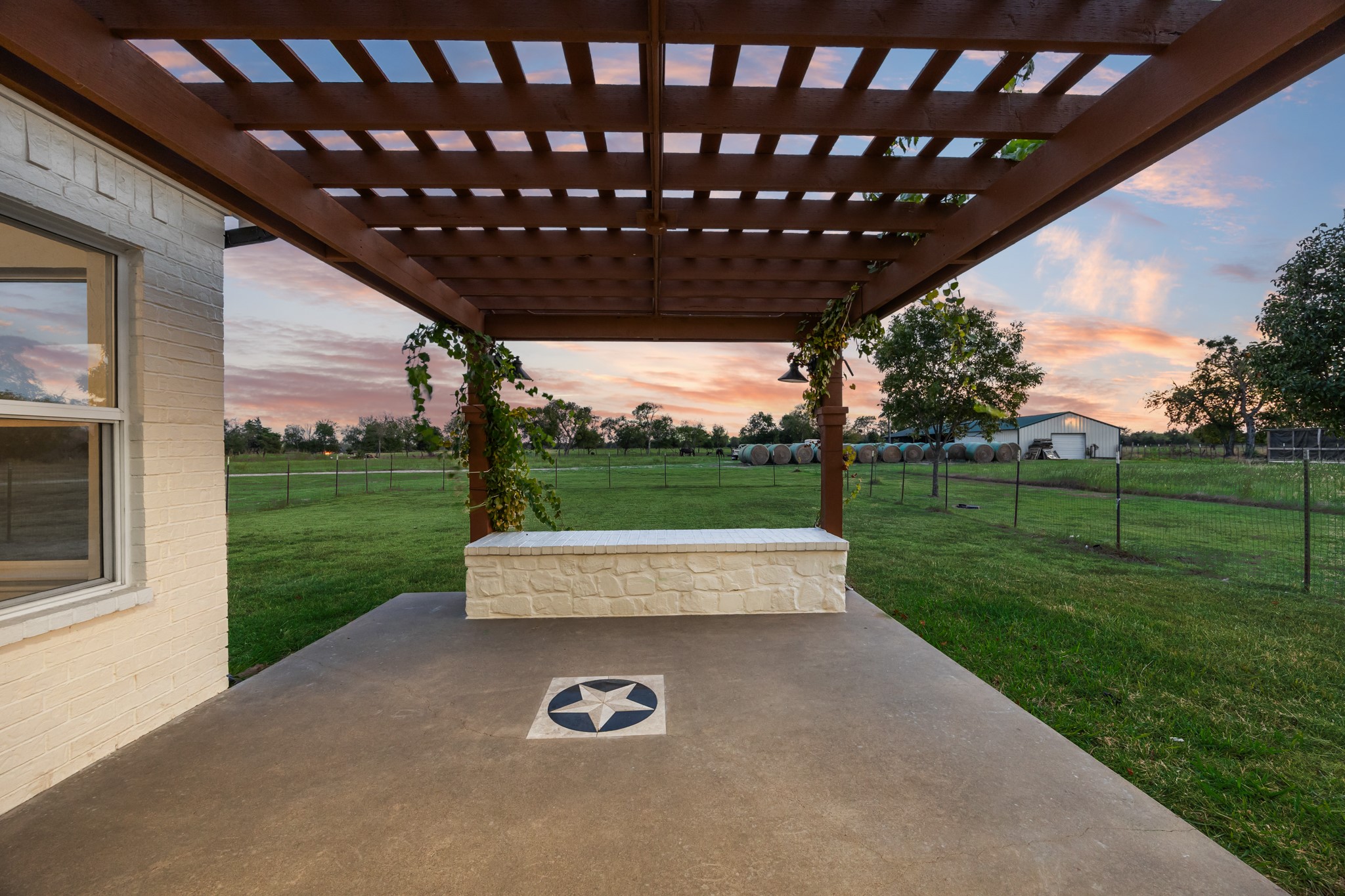 6880 County Road 4042, Kemp, TX, 75143