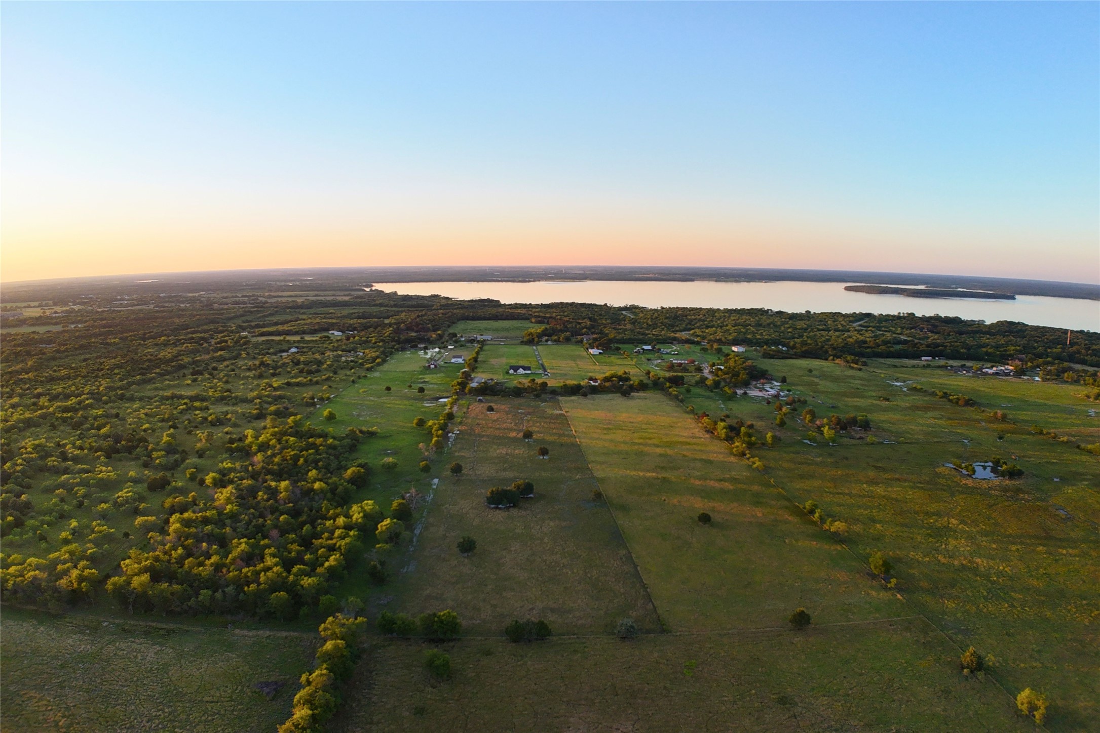 6880 County Road 4042, Kemp, TX, 75143