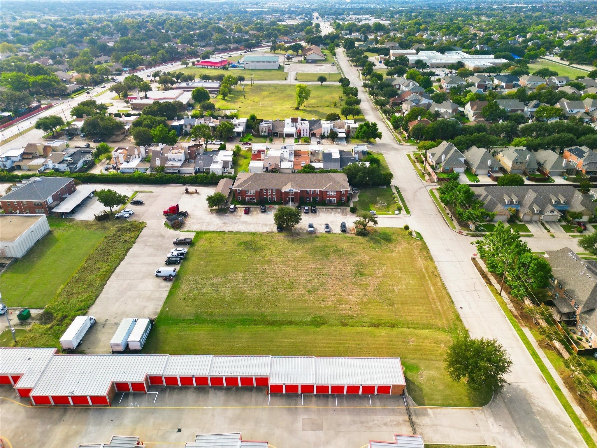 Property photo 04 of 4108 Medical Parkway, Carrollton, TX 75007 | MLS #21097815