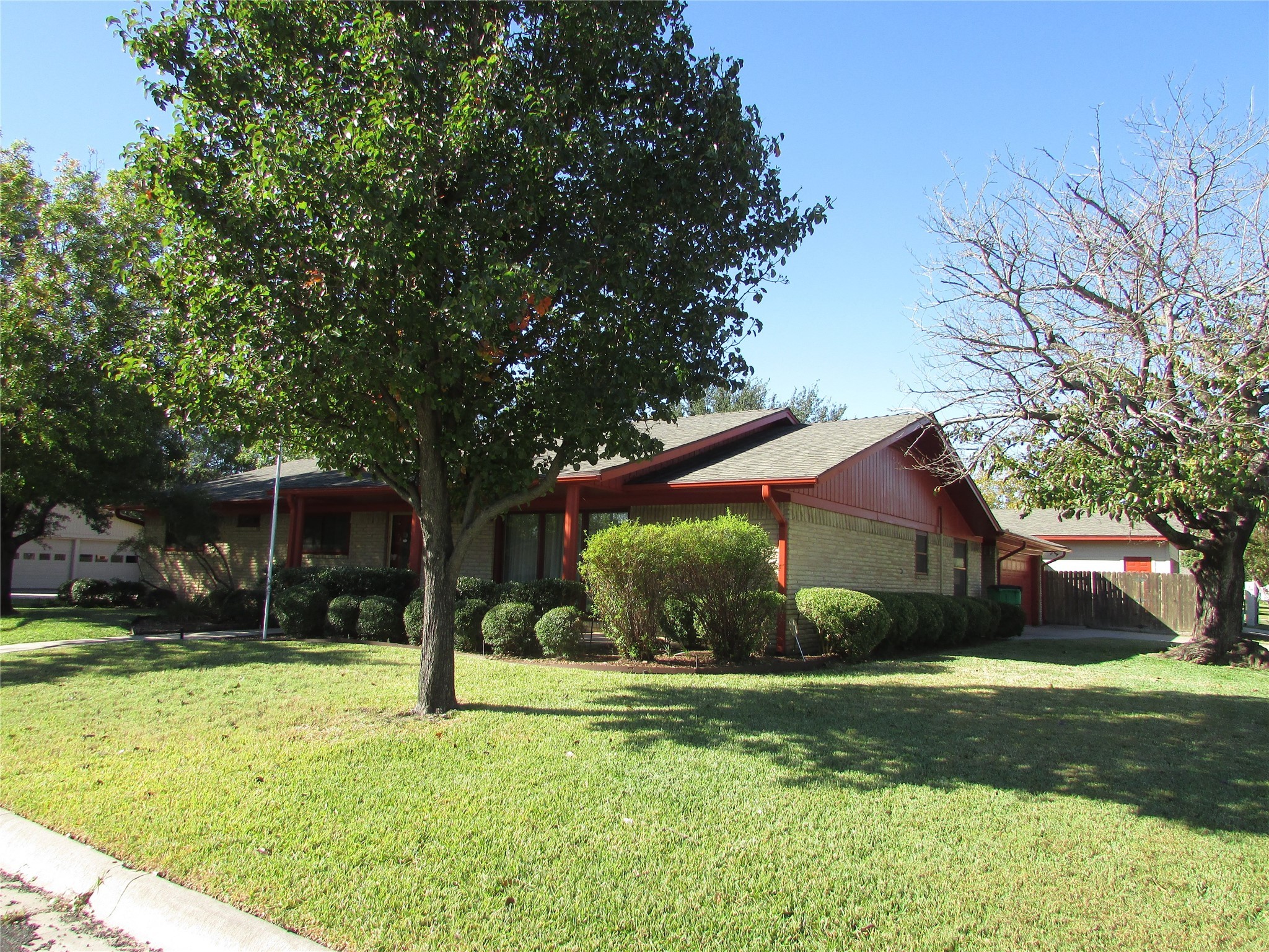 417 Willow Way, Gainesville, TX, 76240