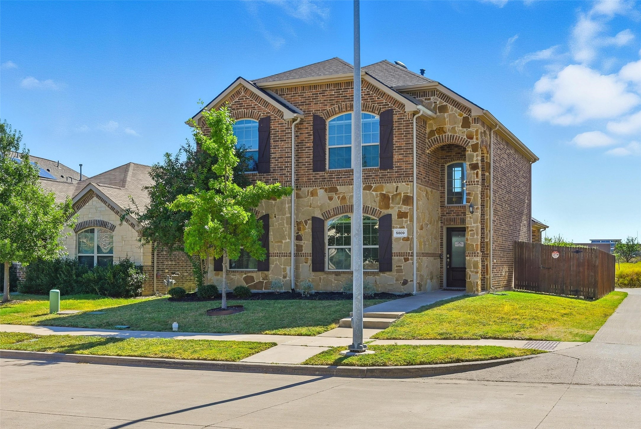 Property photo 01 of 5809 Dew Plant Way Fort, Worth, TX 76123 | MLS #21098660