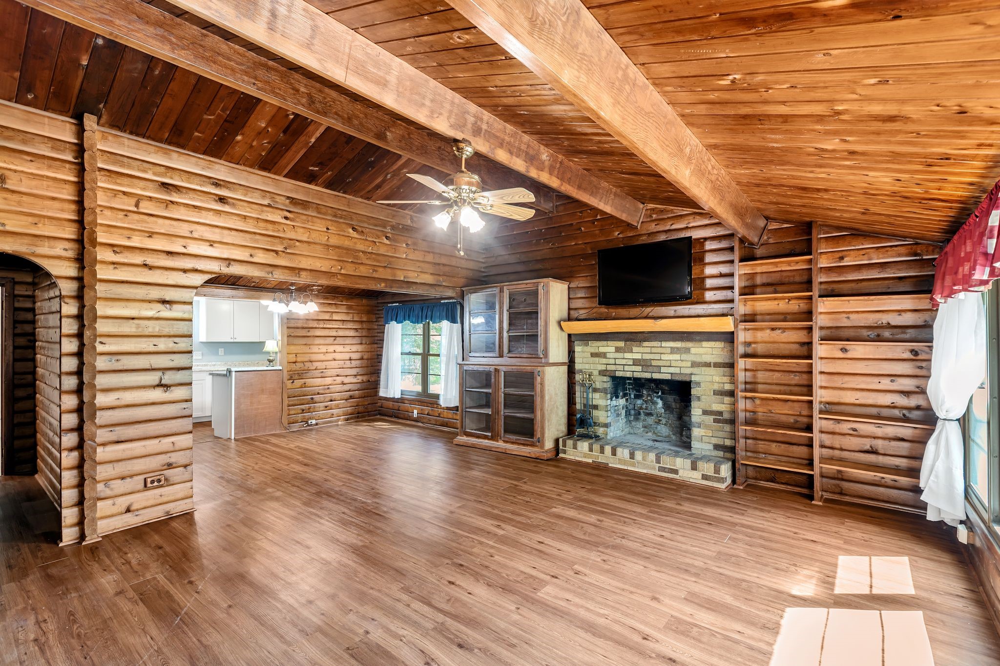 733 Cedarcrest Drive, Tool, TX, 75143