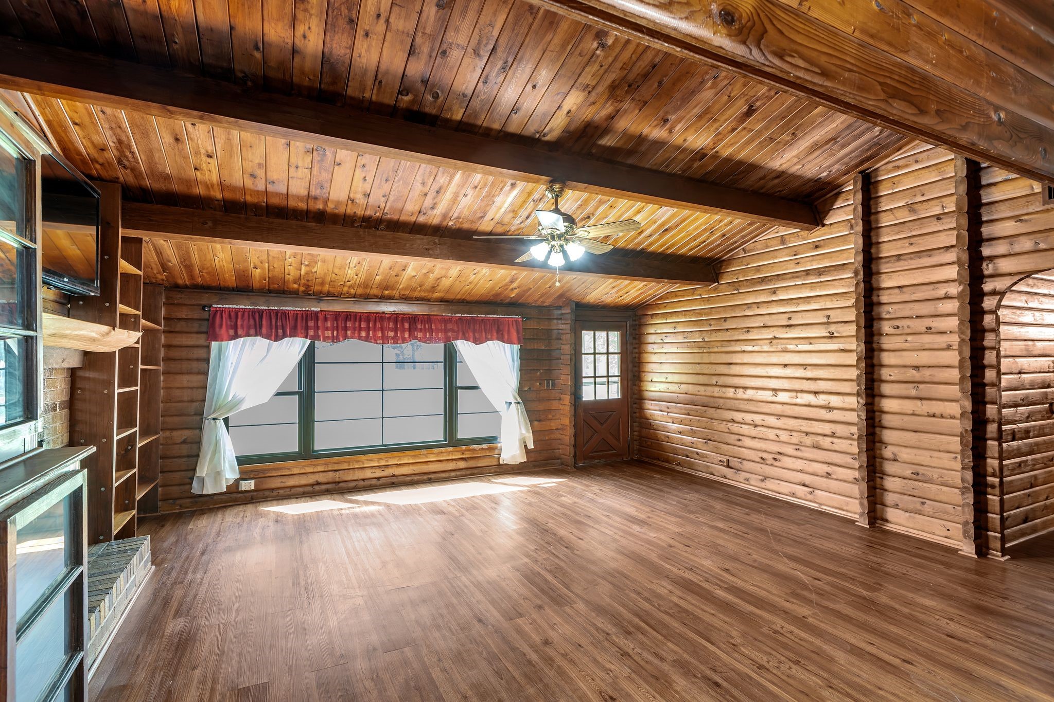 733 Cedarcrest Drive, Tool, TX, 75143