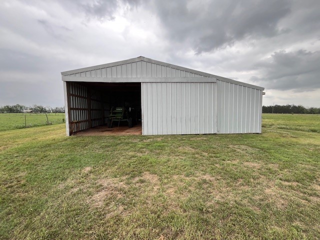 8573 Loop Road, Bellville, TX, 77418