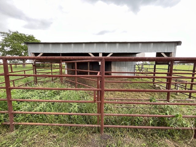 8573 Loop Road, Bellville, TX, 77418