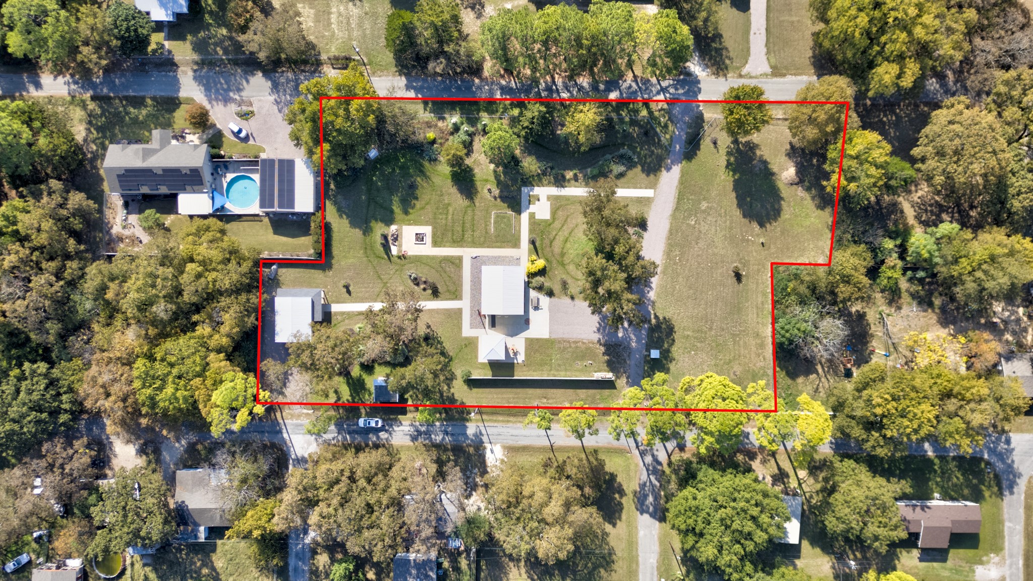 Property photo 01 of 227 Newcastle Drive, Gordonville, TX 76245 | MLS #21105085