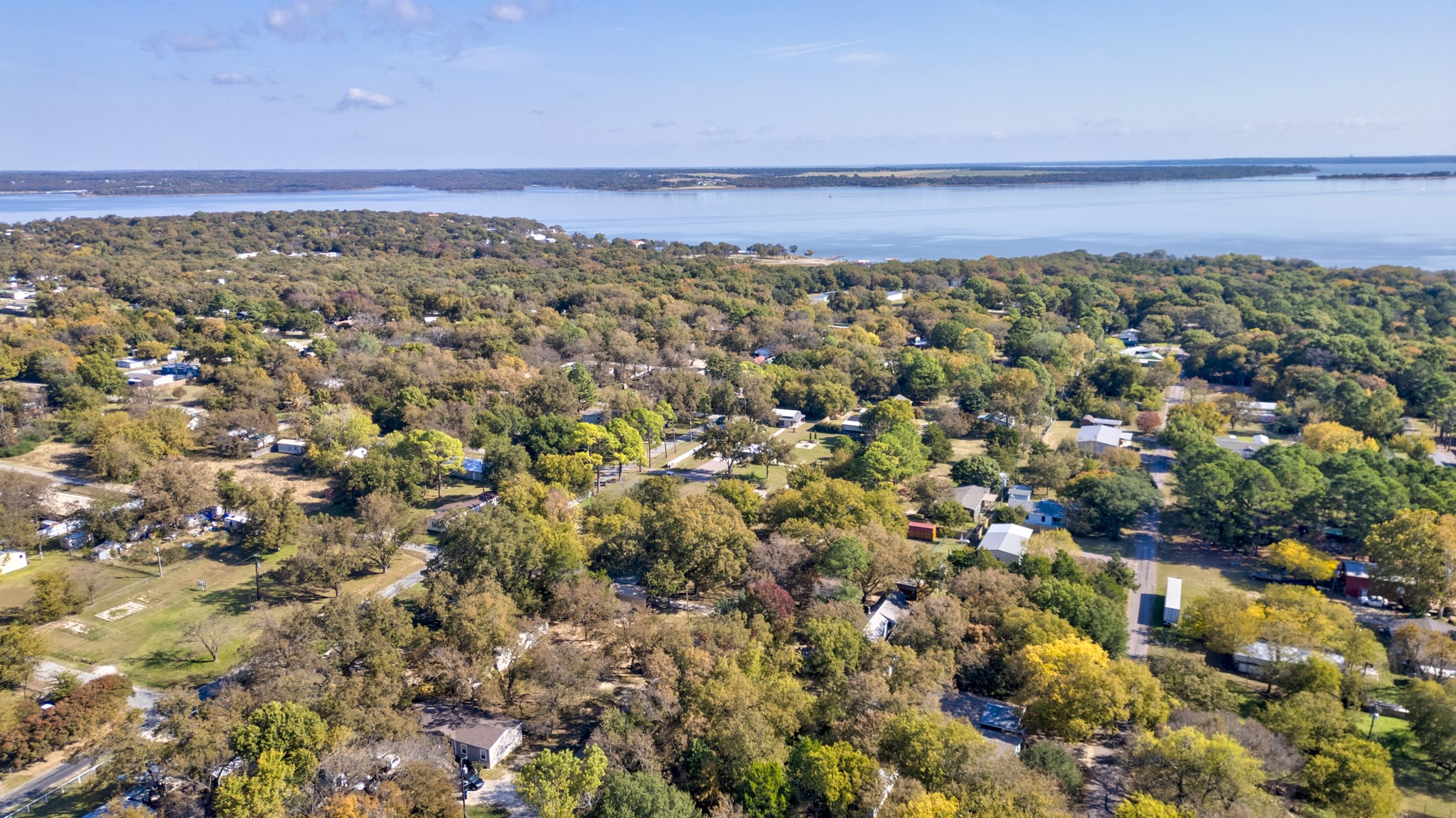 Property photo 02 of 227 Newcastle Drive, Gordonville, TX 76245 | MLS #21105085