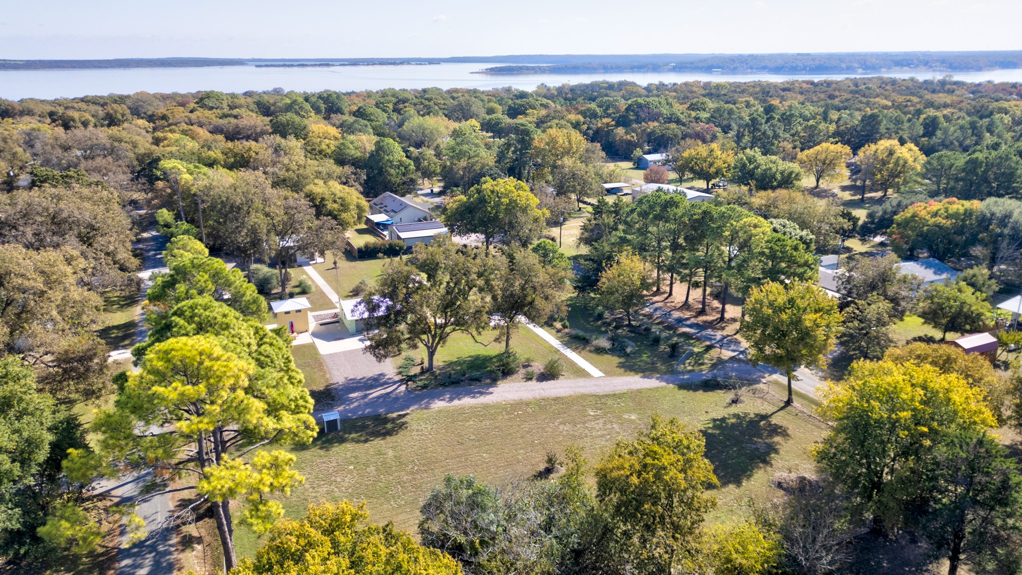Property photo 04 of 227 Newcastle Drive, Gordonville, TX 76245 | MLS #21105085
