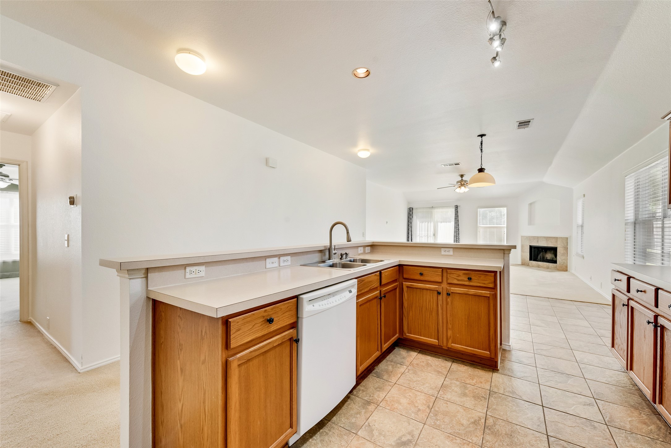 Property photo 03 of 1205 Periwinkle Drive, Wylie, TX 75098 | MLS #21105649