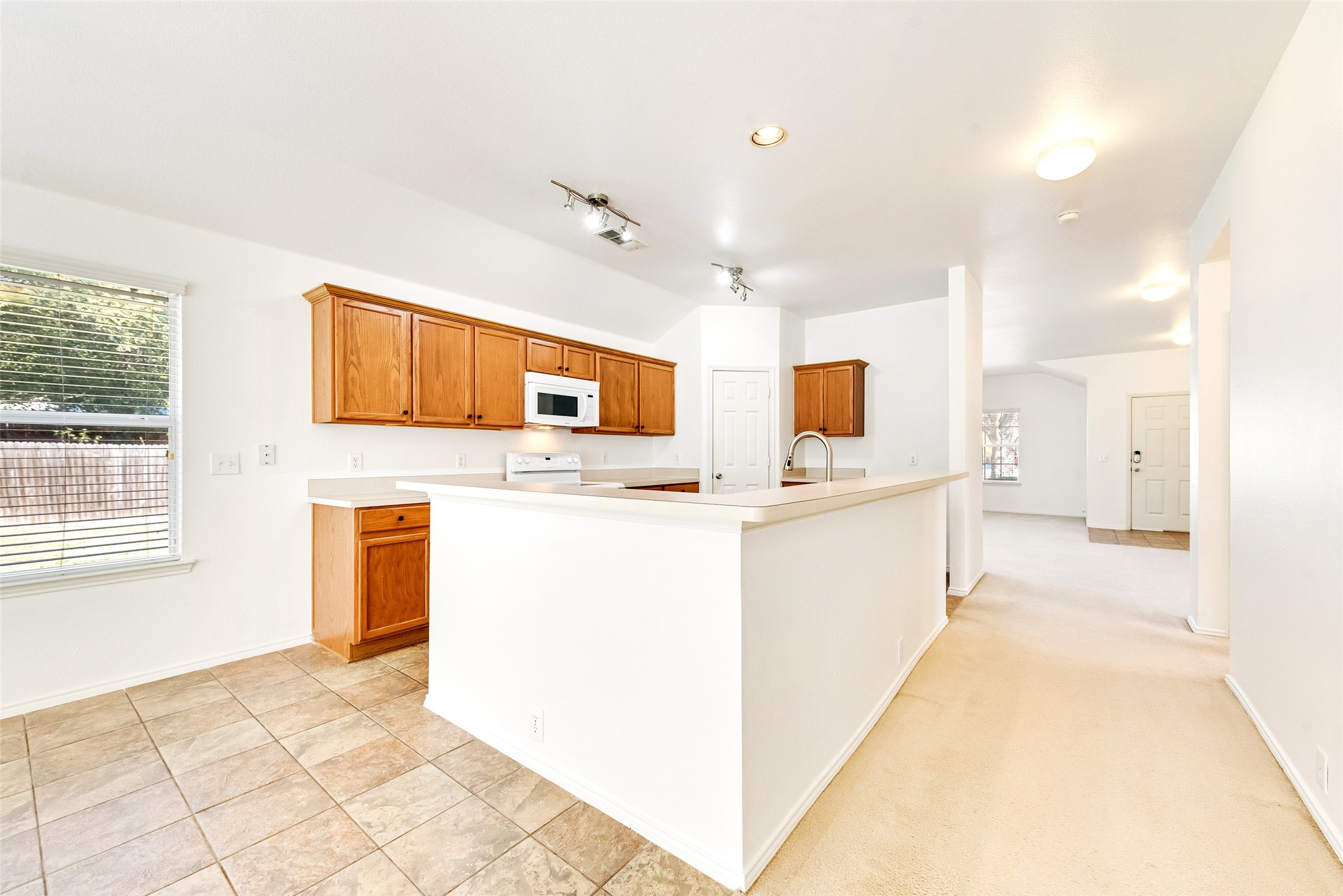 Property photo 04 of 1205 Periwinkle Drive, Wylie, TX 75098 | MLS #21105649