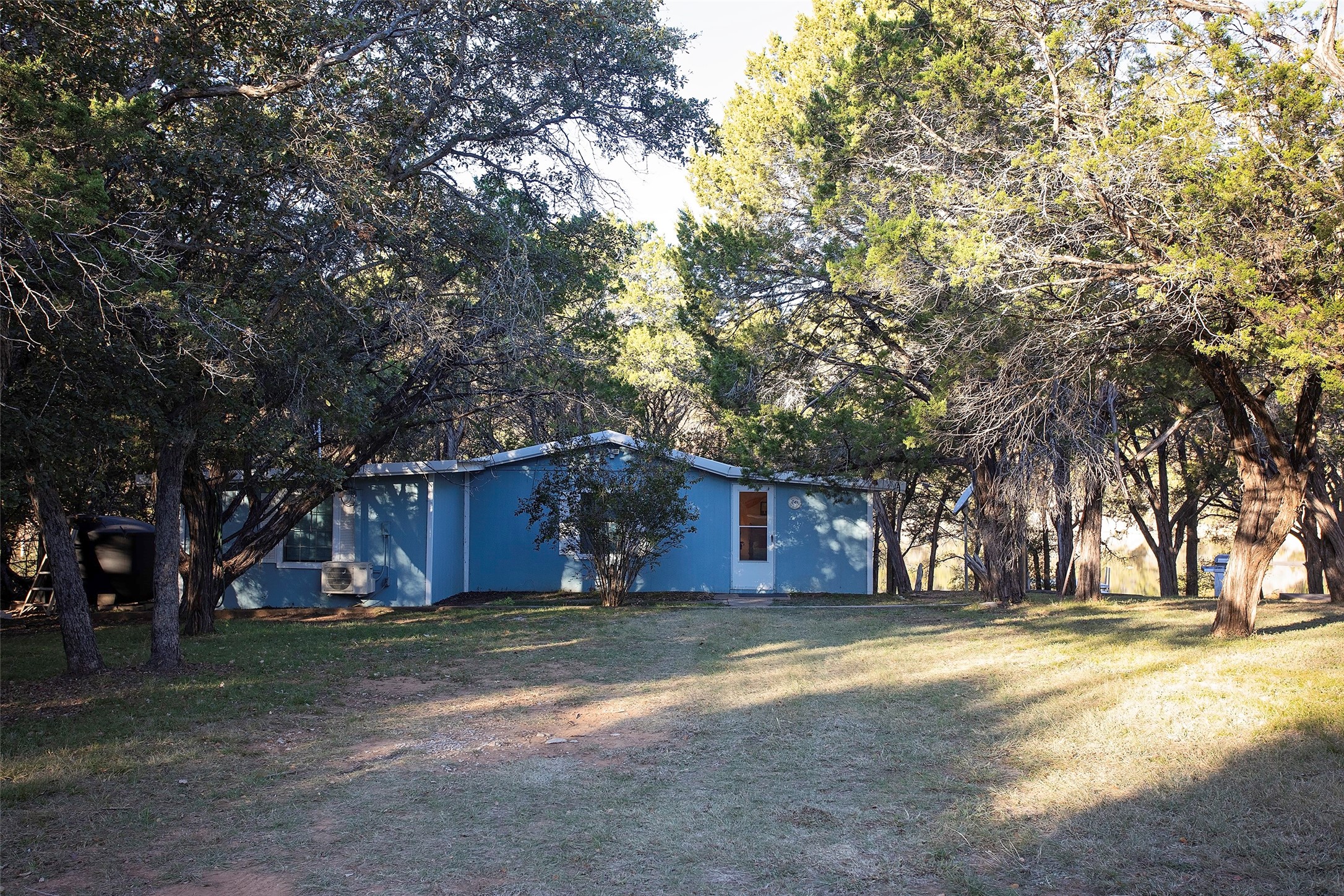 Property photo 04 of 9051 Lacy Road, Graford, TX 76449 | MLS #21105721