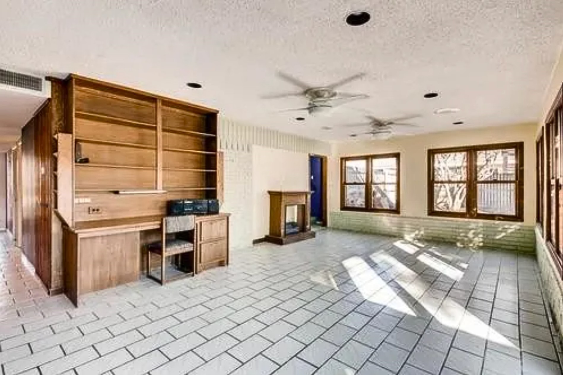 2706 S Surrey Drive, Carrollton, TX, 75006