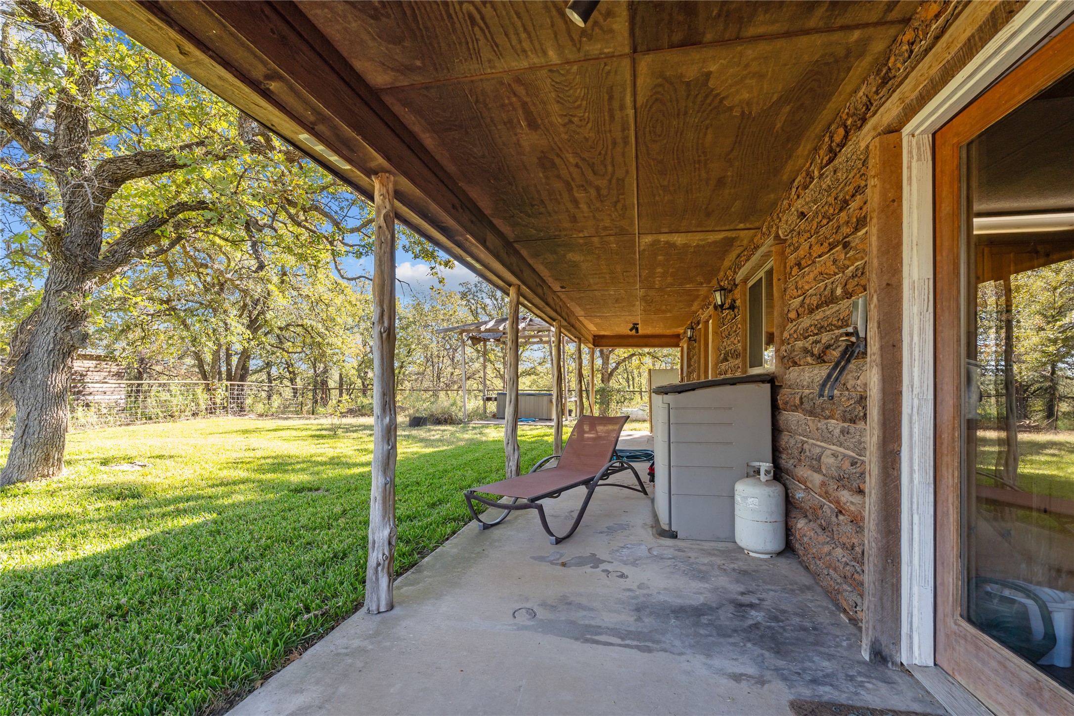 262 N Cheyenne Trail, Springtown, TX, 76082