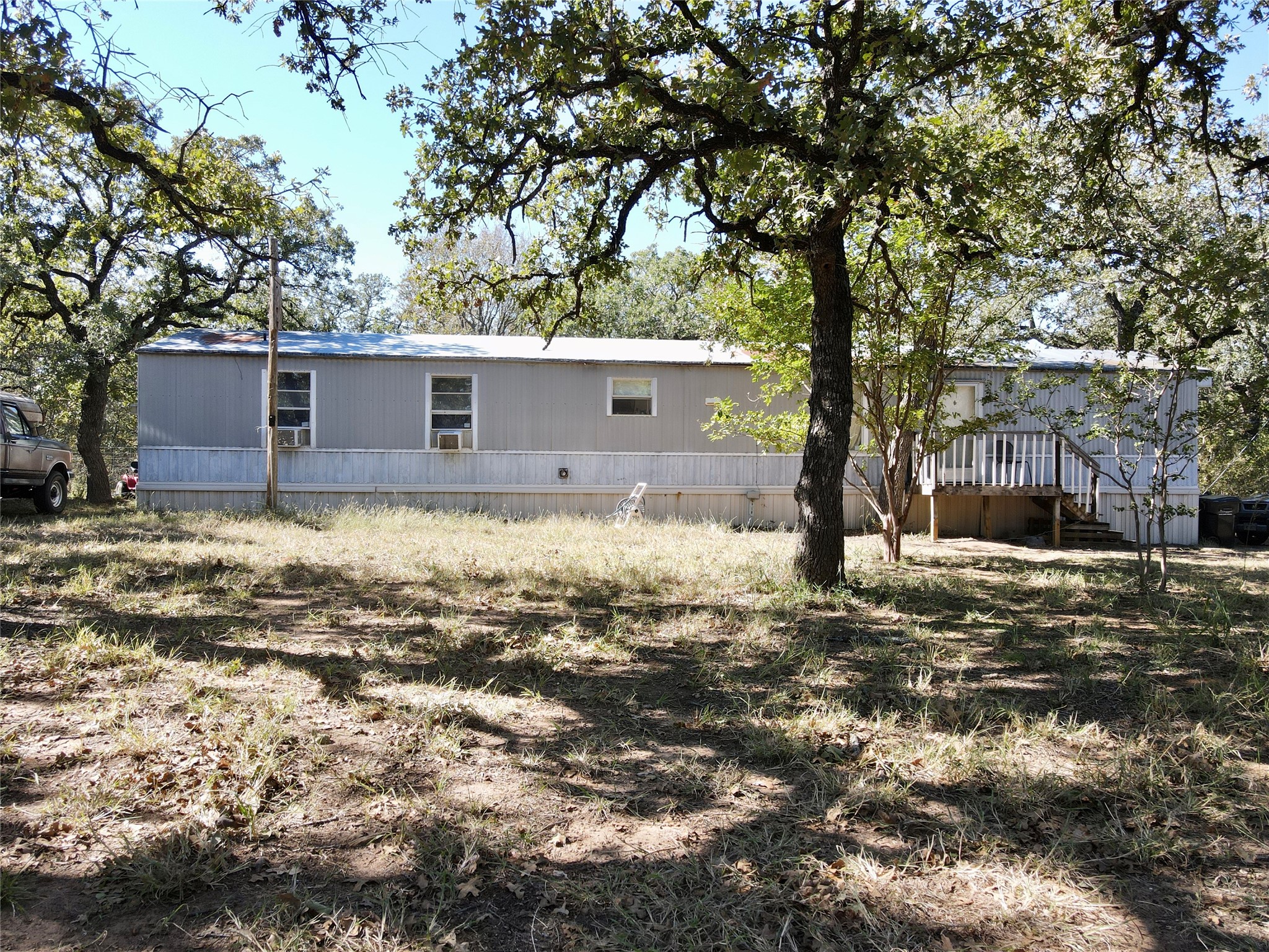 Property photo 03 of 251 Tumbleweed Court, Millsap, TX 76066 | MLS #21106654