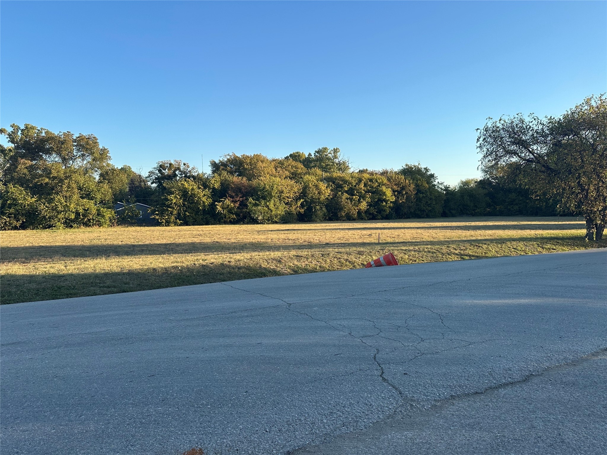 Property photo 04 of 5713 Wilbarger Street Fort, Worth, TX 76119 | MLS #21107510