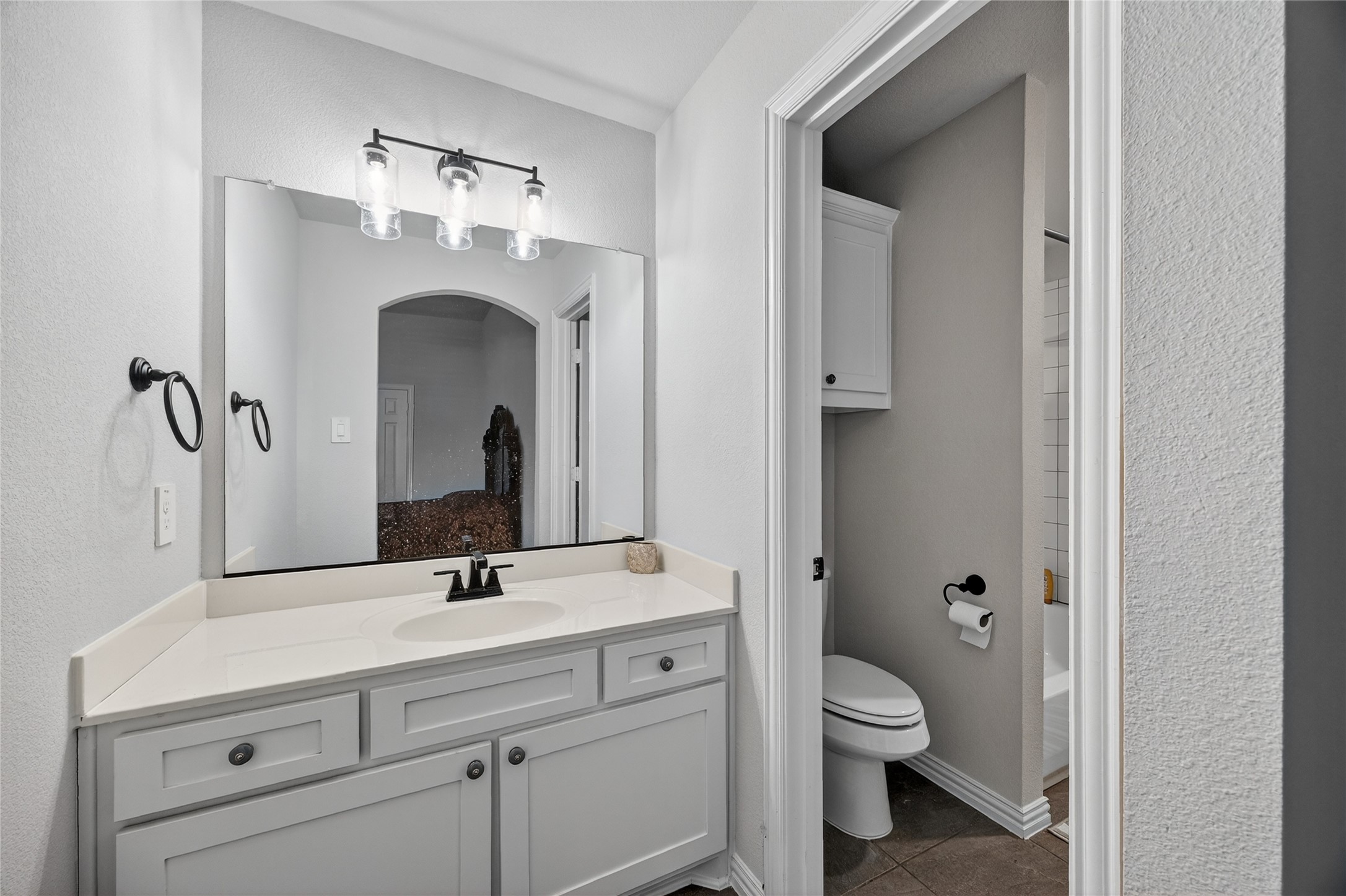 214 Tradd Street, Glenn Heights, TX, 75154