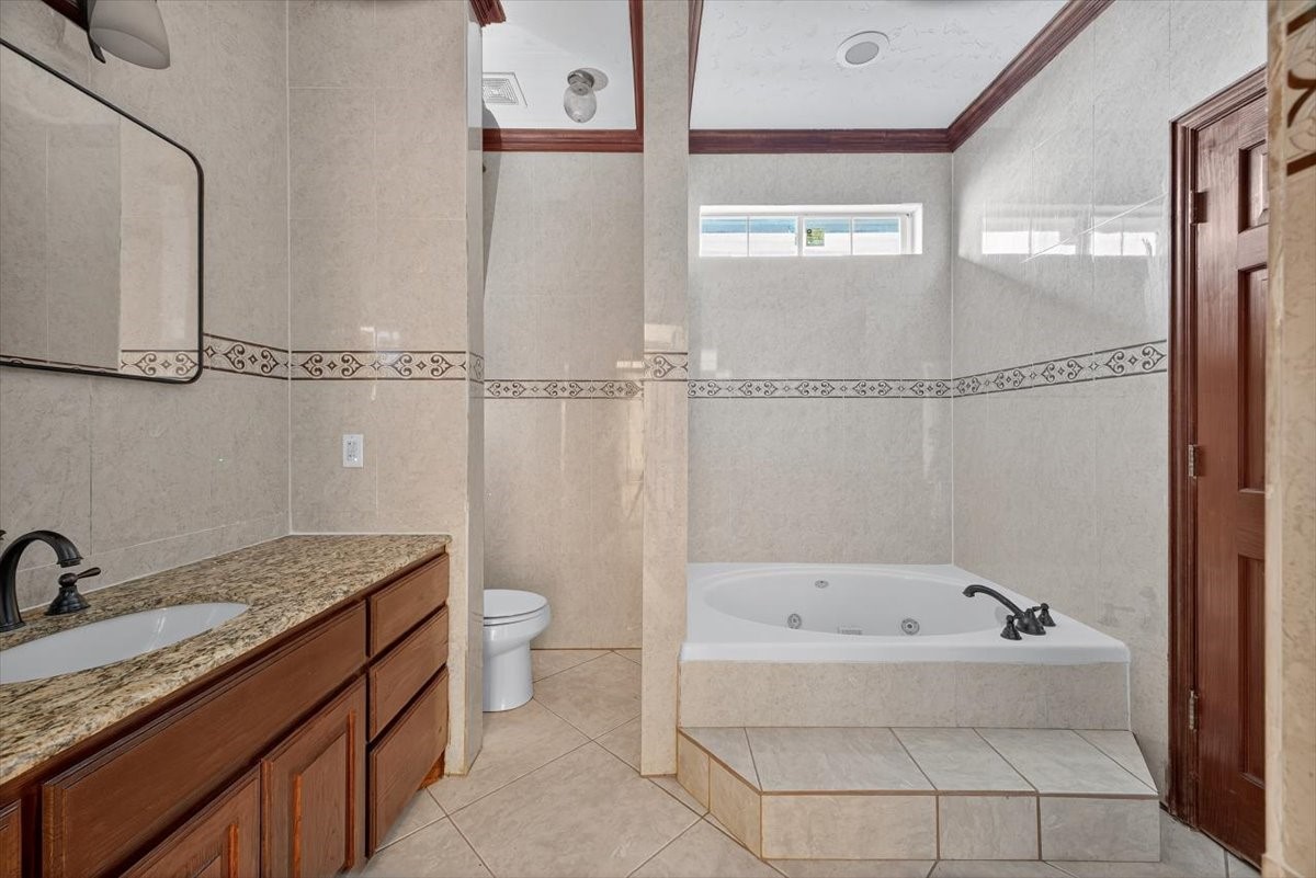 3532 W Jefferson Boulevard, Dallas, TX, 75211