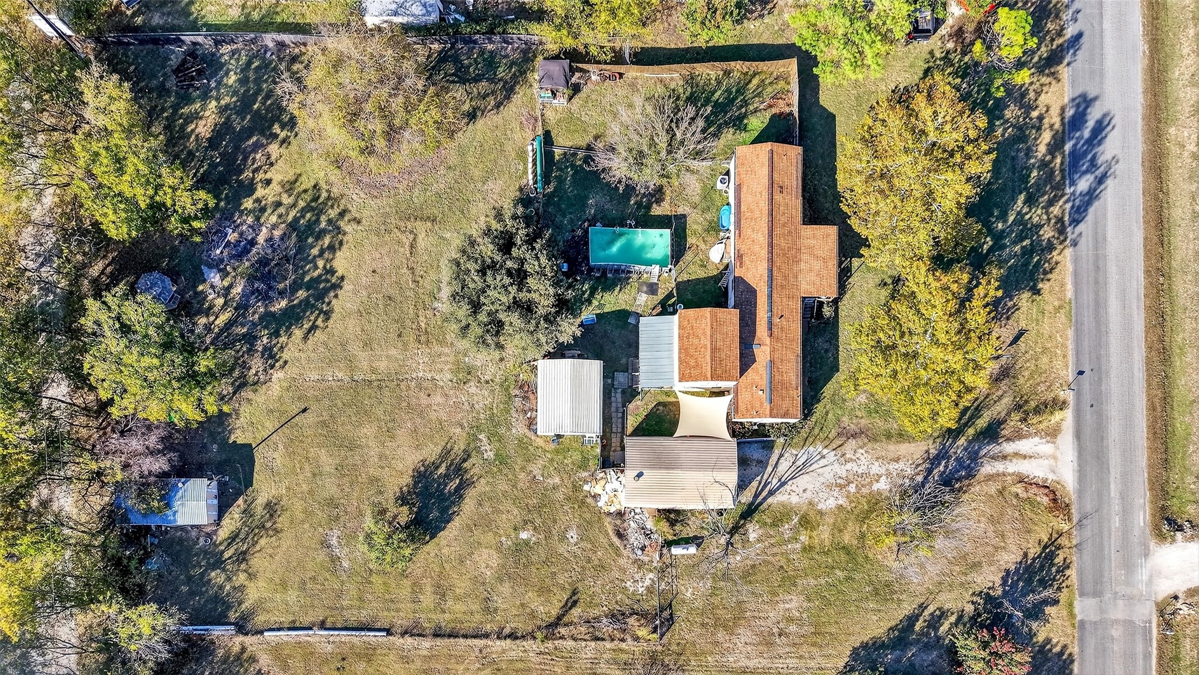 Property photo 01 of 18008 Cindys Lane, Justin, TX 76247 | MLS #21110769