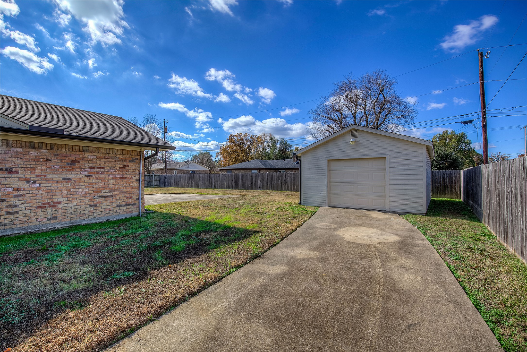 Property photo 02 of 209 Myndi Circle Sulphur, Springs, TX 75482 | MLS #21111271