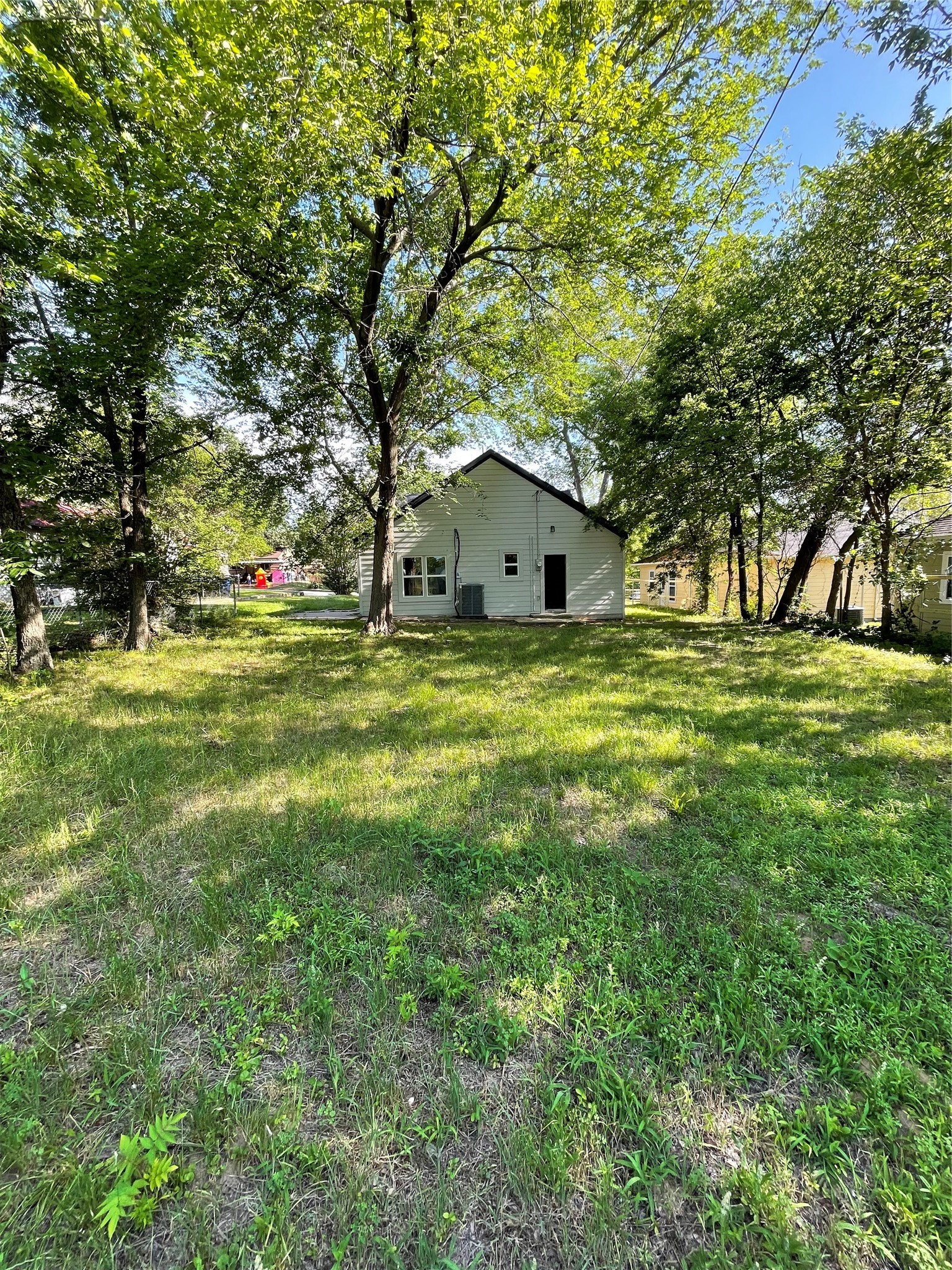 607 E Monterey Street, Denison, TX, 75021