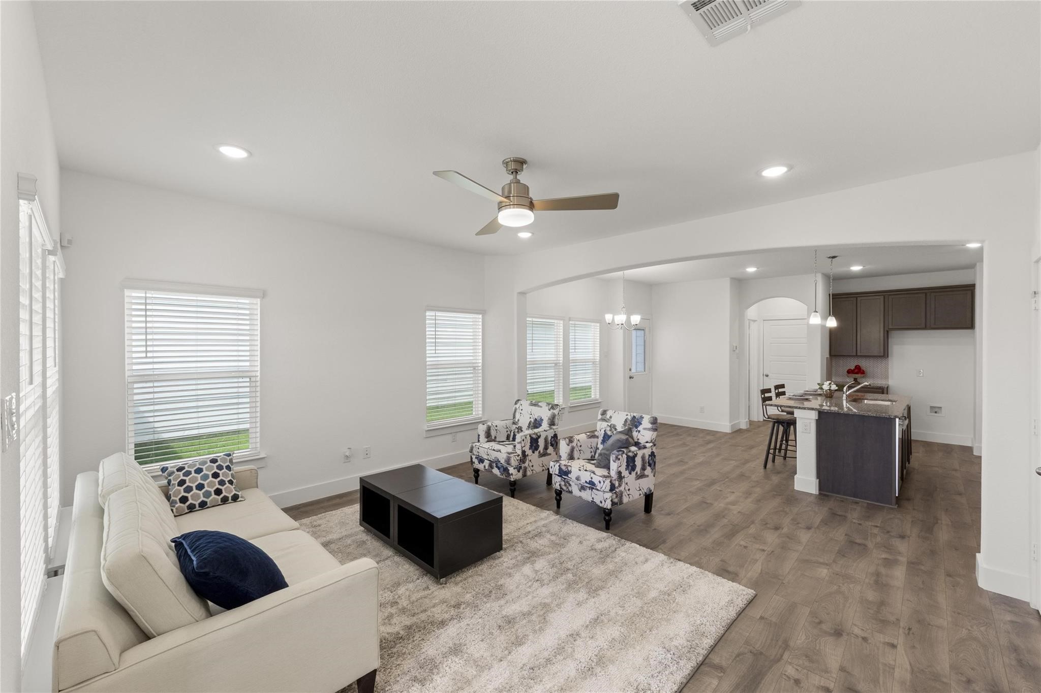 Property photo 02 of 1400 Avocado Lane, Gainesville, TX 76240 | MLS #21113555