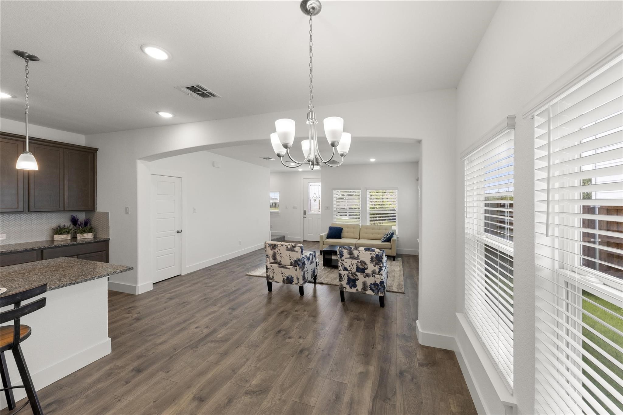 Property photo 03 of 1400 Avocado Lane, Gainesville, TX 76240 | MLS #21113555