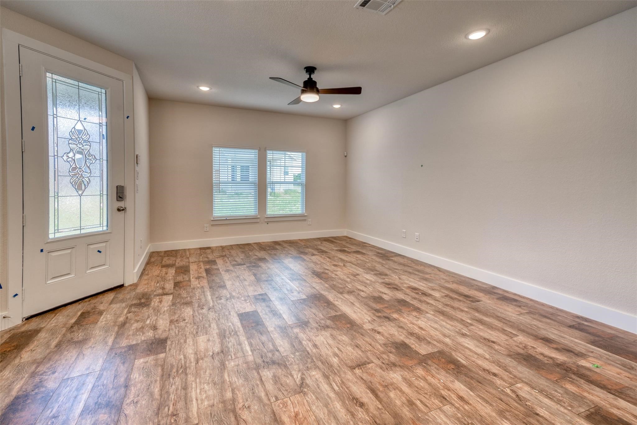 Property photo 02 of 1401 Avocado Lane, Gainesville, TX 76240 | MLS #21113556