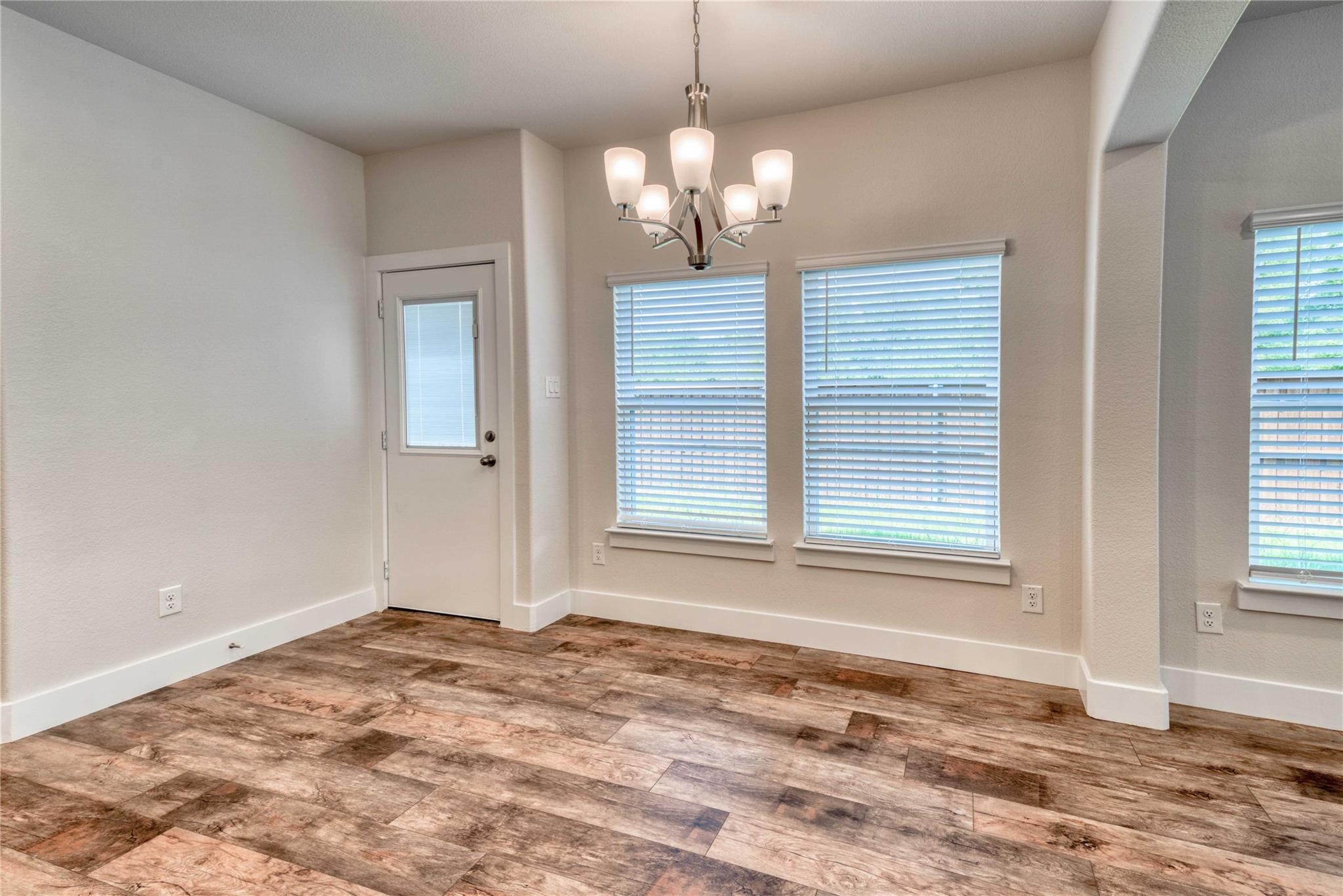 Property photo 03 of 1404 Avocado Lane, Gainesville, TX 76240 | MLS #21113565