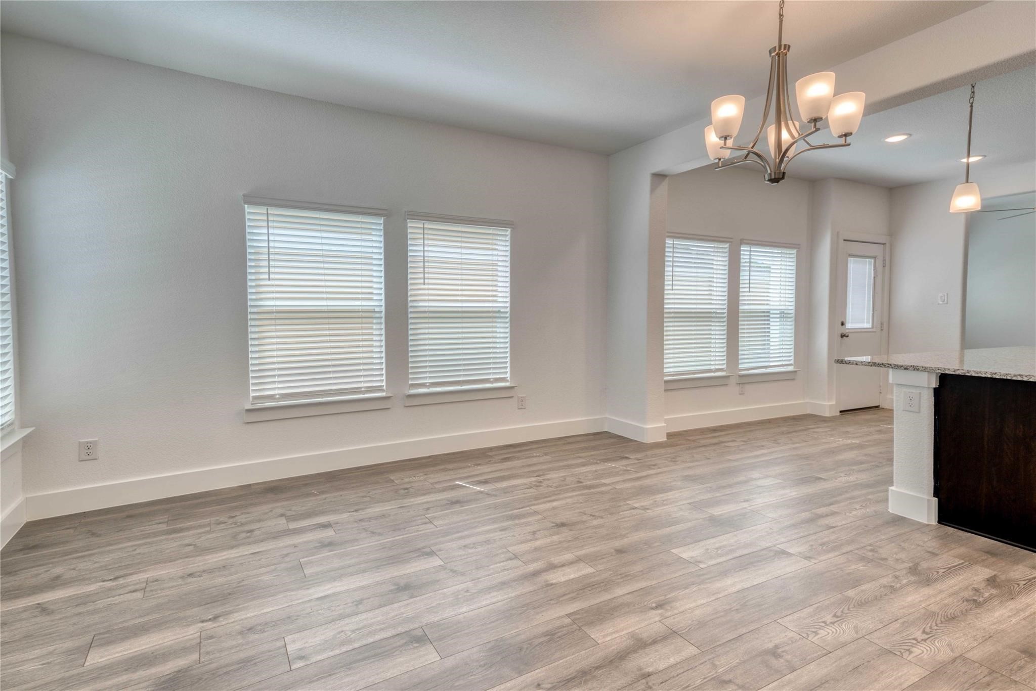 Property photo 03 of 1407 Avocado Lane, Gainesville, TX 76240 | MLS #21113575