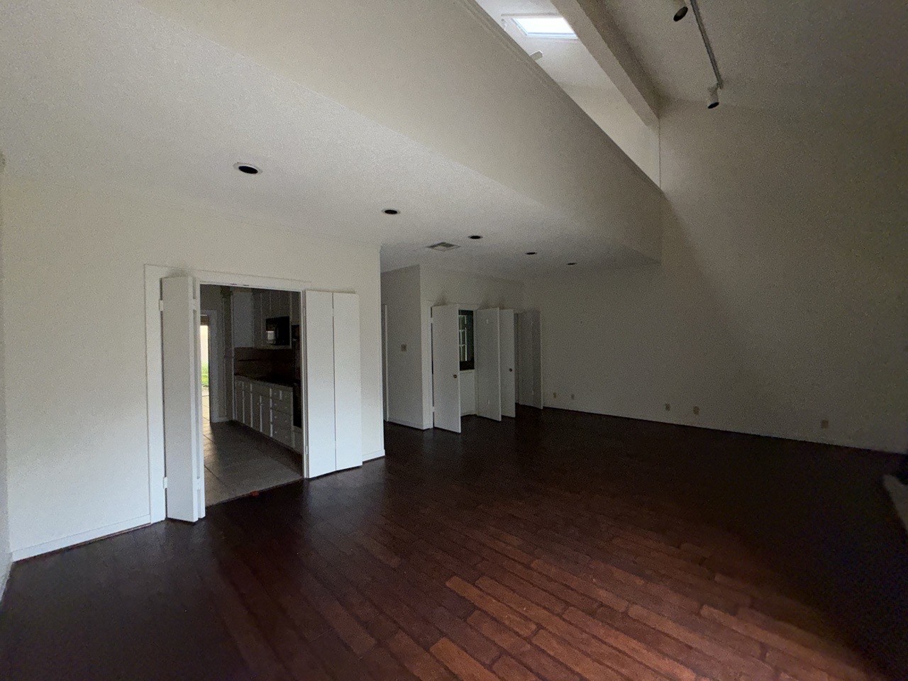 Property photo 04 of 1022 Troup Highway, Tyler, TX 75701 | MLS #21114816