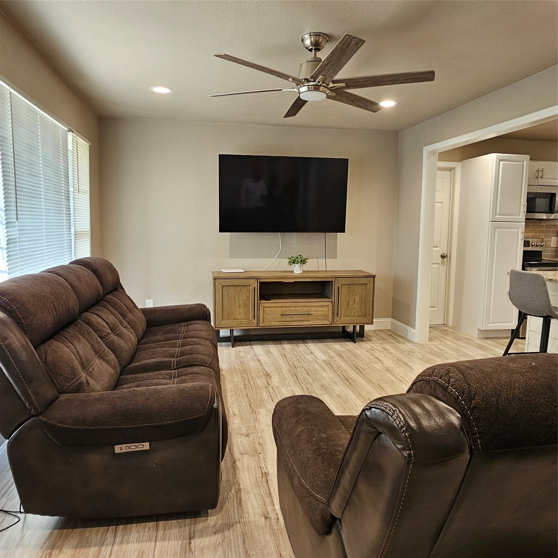 802 Brown Trail, Bedford, TX, 76022