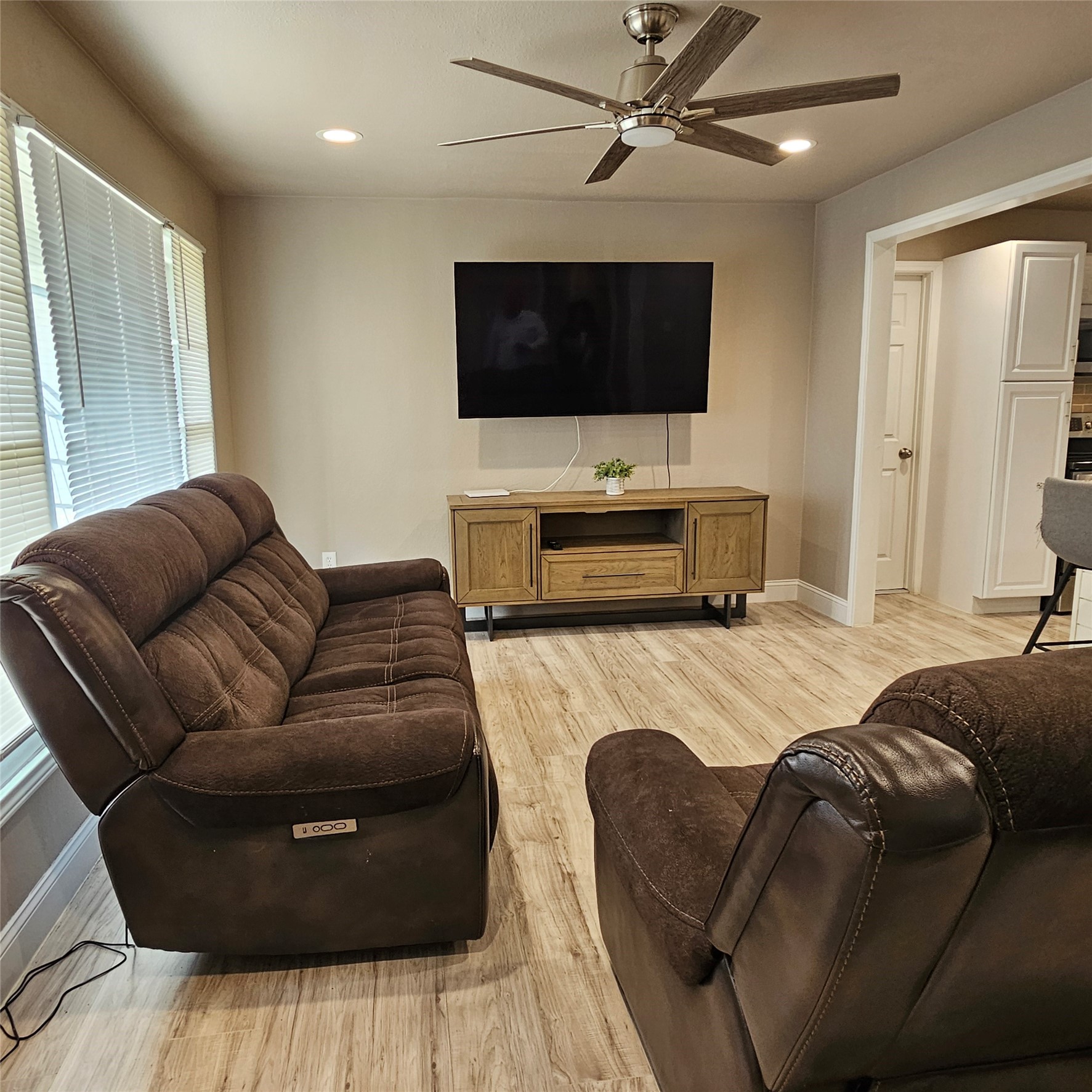 802 Brown Trail, Bedford, TX, 76022