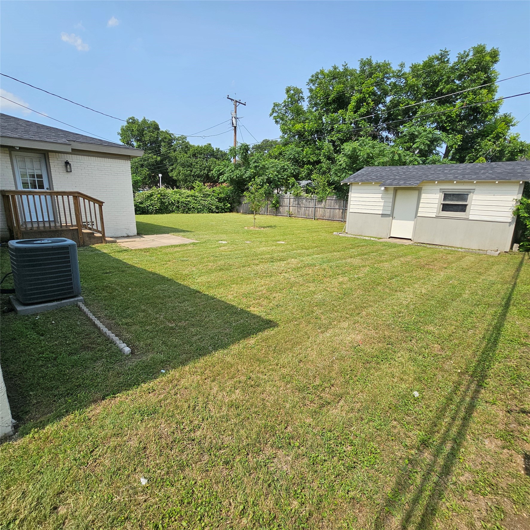 802 Brown Trail, Bedford, TX, 76022