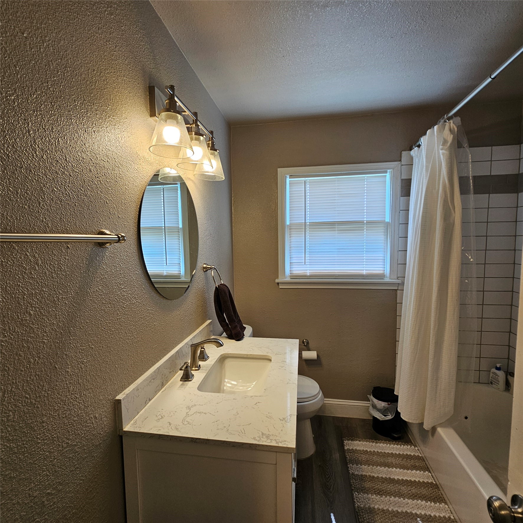 802 Brown Trail, Bedford, TX, 76022