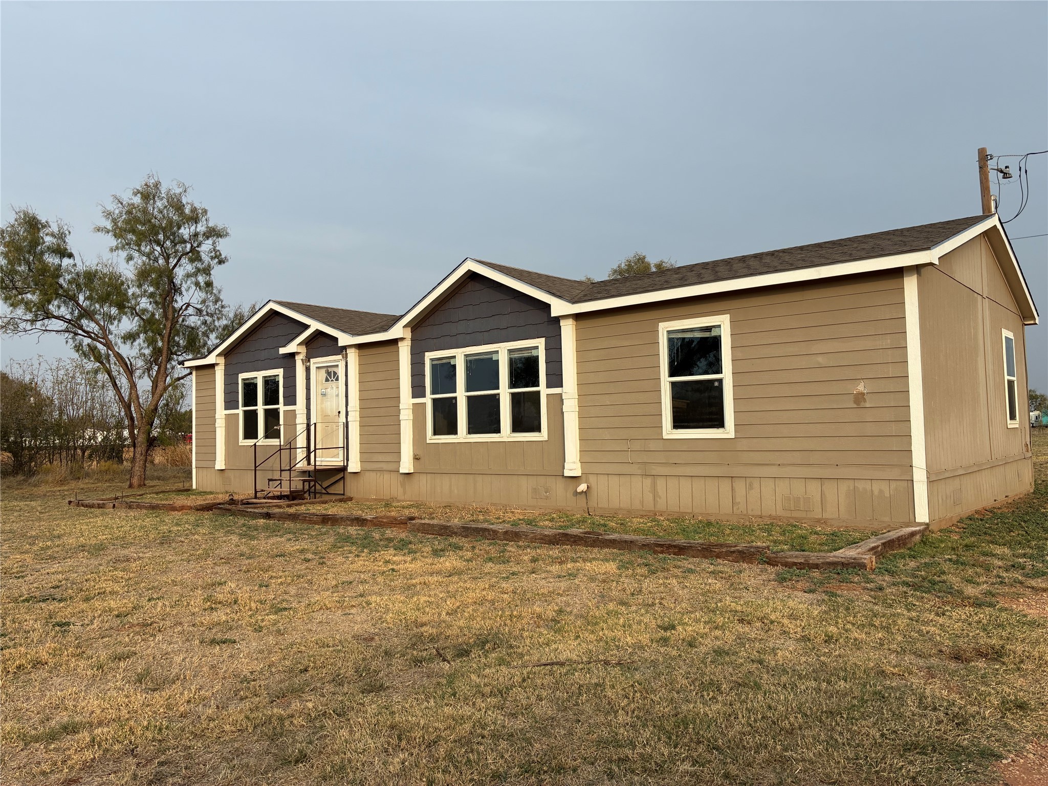 Property photo 01 of 117 S Cedar Street, Trent, TX 79561 | MLS #21116499