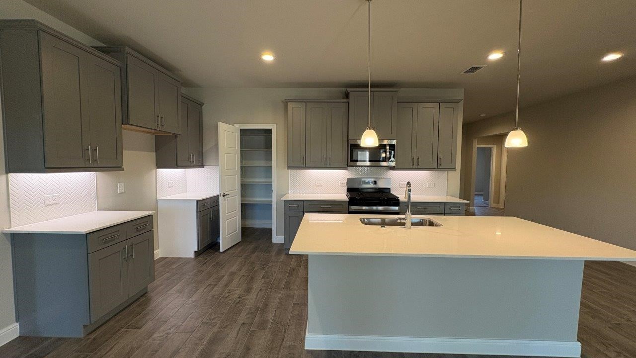 1161 KEYSTONE Drive, Granbury, TX, 76048