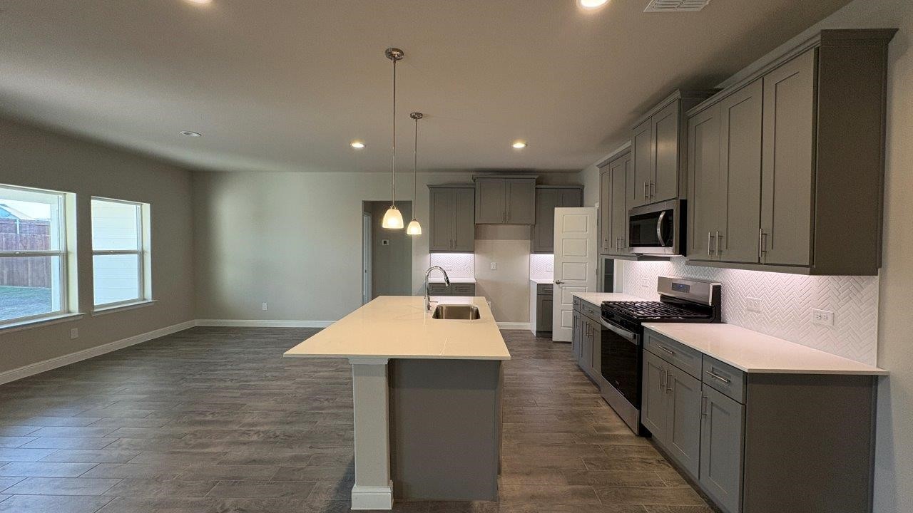 1161 KEYSTONE Drive, Granbury, TX, 76048