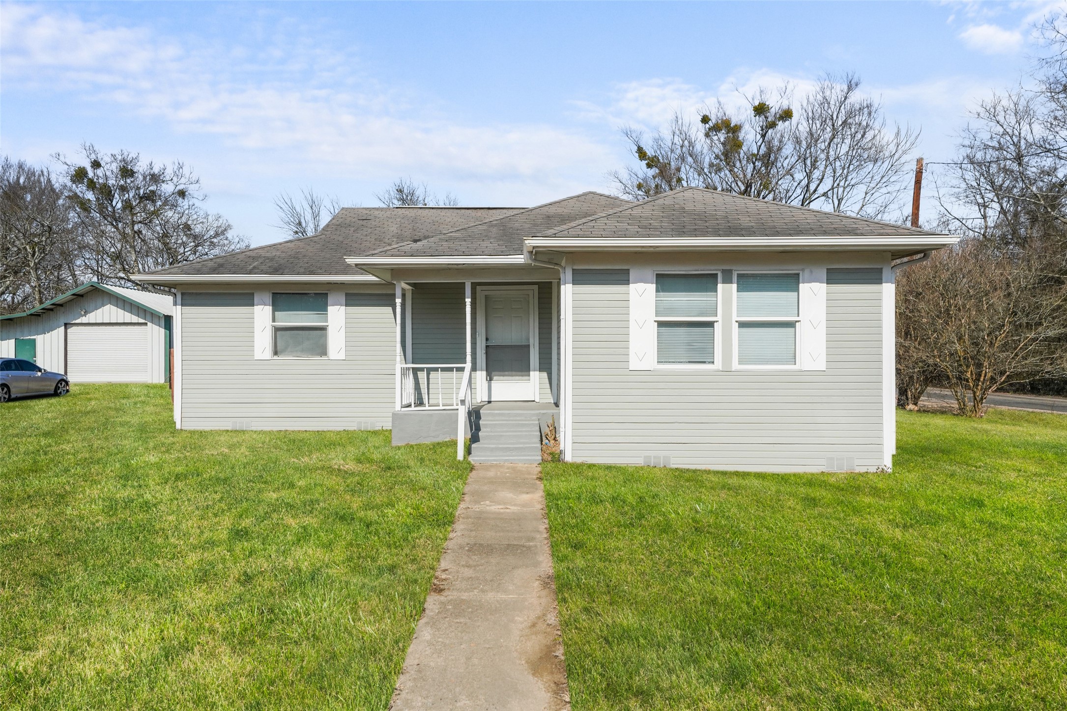 Property photo 01 of 1145 Jefferson Road, Paris, TX 75460 | MLS #21118026