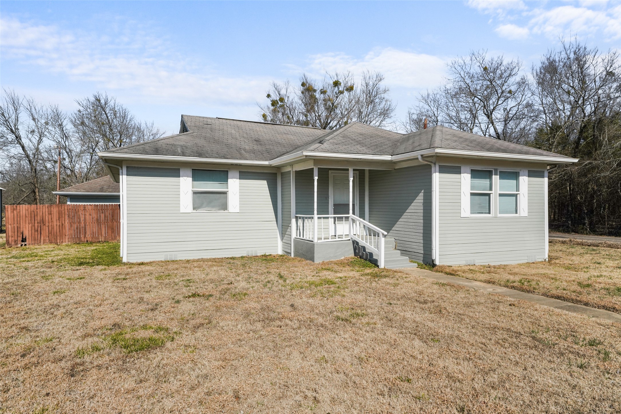 Property photo 04 of 1145 Jefferson Road, Paris, TX 75460 | MLS #21118026