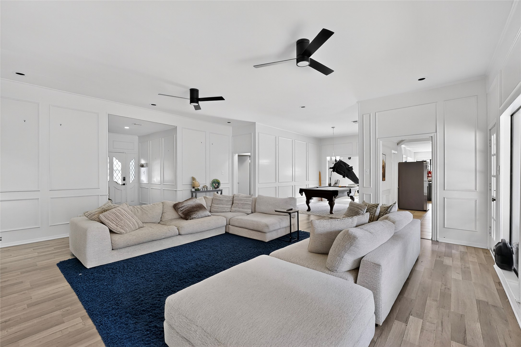 Property photo 04 of 3900 N Shadycreek Drive, Arlington, TX 76013 | MLS #21119579