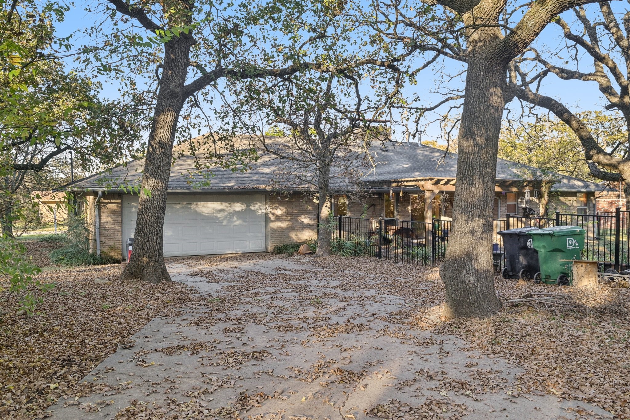 Property photo 03 of 1202 Hopkins Drive, Denton, TX 76205 | MLS #21119661