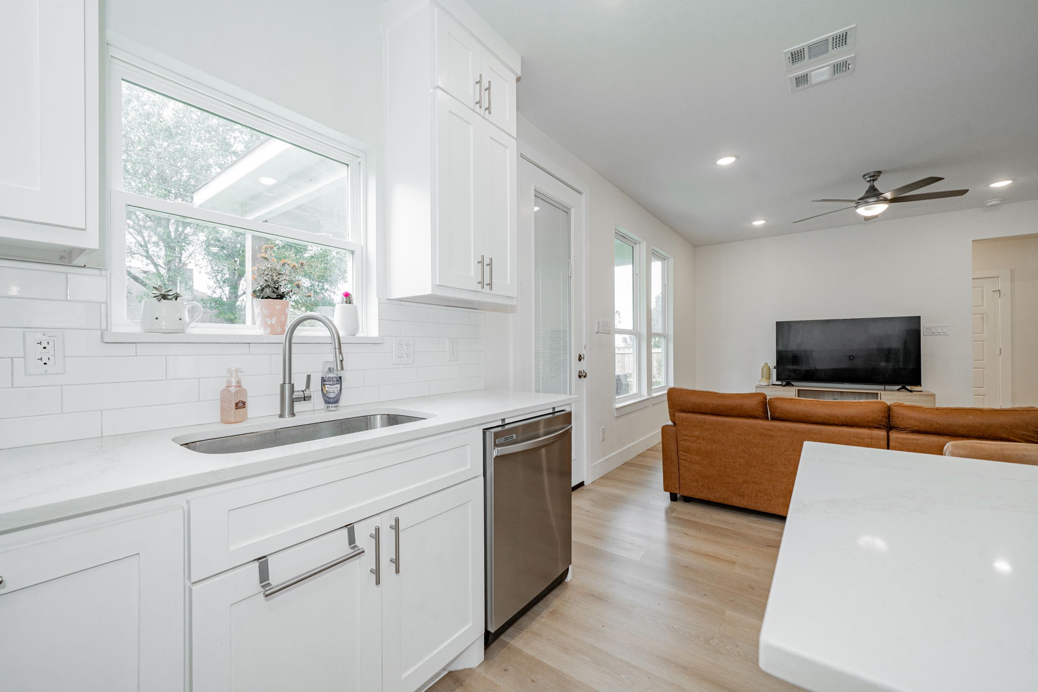 319 Coral Reef Street, Gun Barrel City, TX, 75156