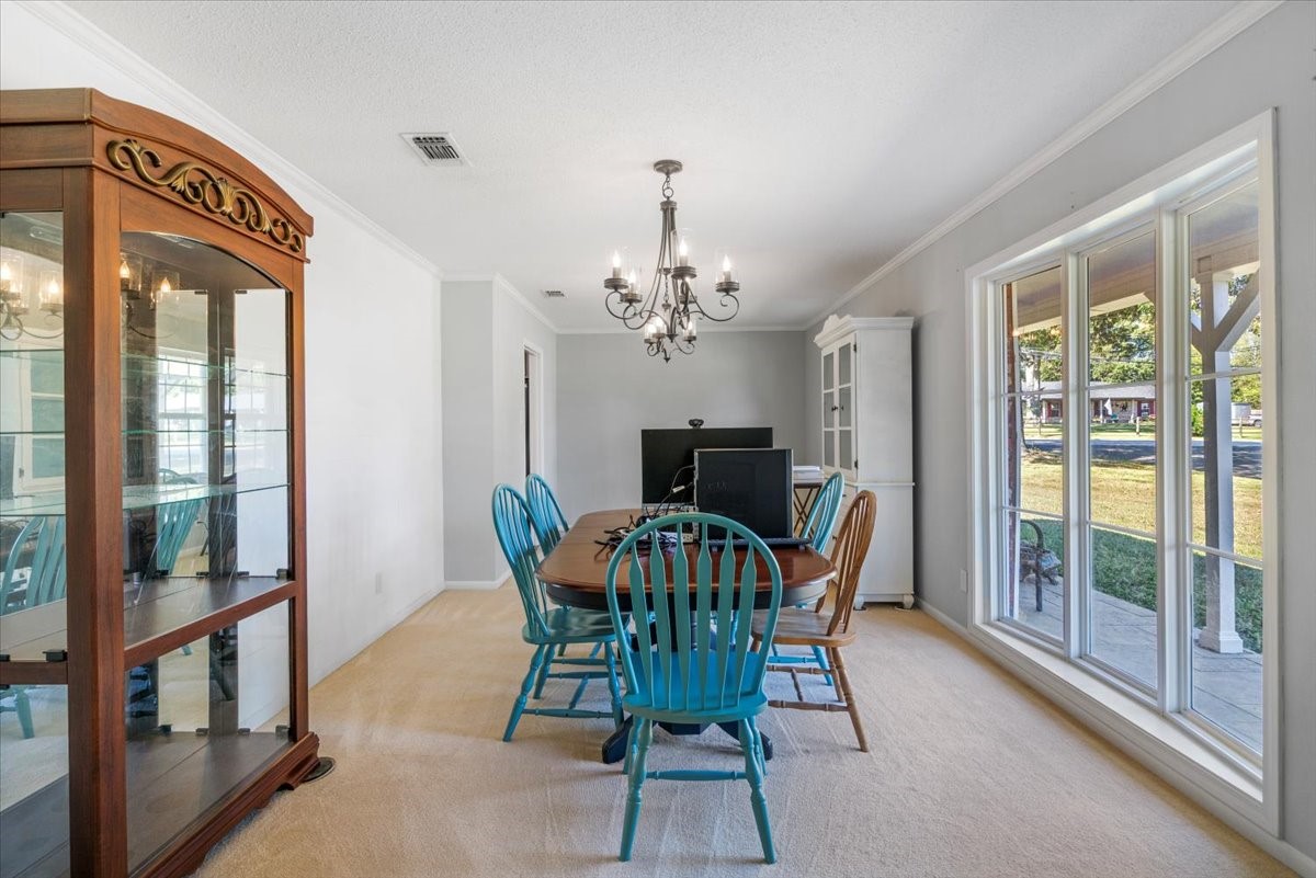 Property photo 04 of 1004 Oakwood Drive, Longview, TX 75604 | MLS #21121333