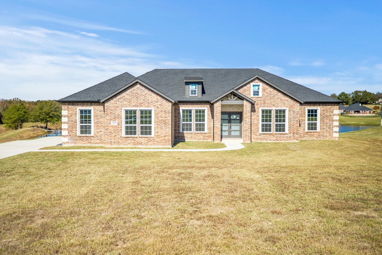 Property photo 01 of 23690 Champion Drive, Lindale, TX 75771 | MLS #21121803